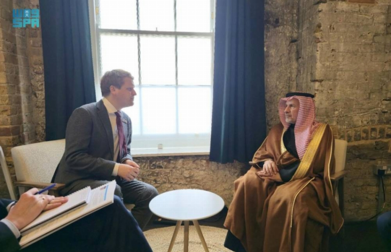 الدكتور الربيعة يلتقي وزير التنمية النرويجي ونائب المدير التنفيذي رئيس العمليات لبرنامج الأغذية العالمي
