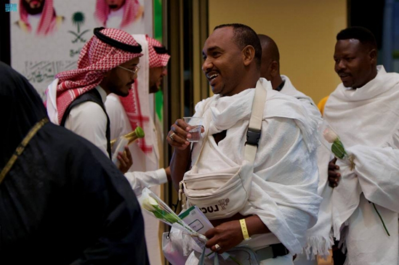 اكتمال وصول 1000 حاج وحاجة من أسر وذوي شهداء عاصفة الحزم وإعادة الأمل من السودان