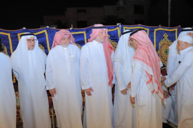 فيصل بن محمد يعزي آل قطان في فقيدهم