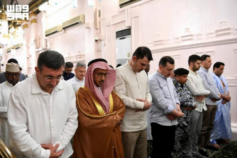 نائب الرئيس التركي يزور المسجد النبوي