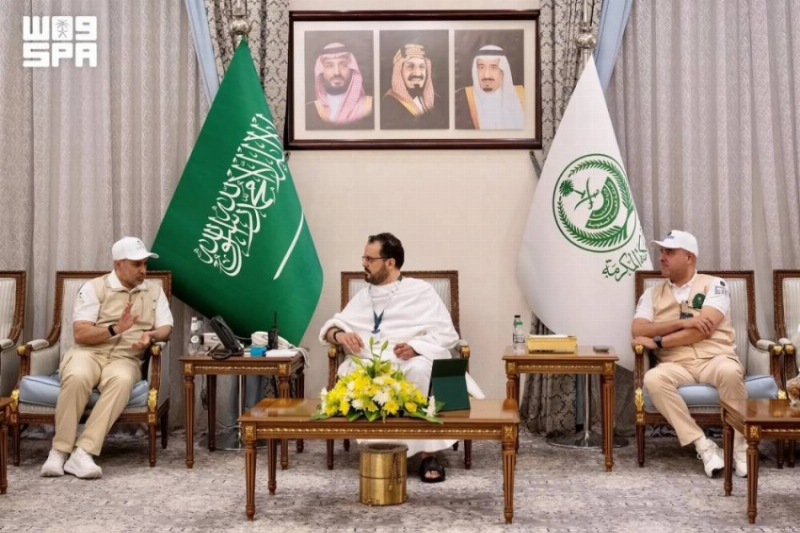 نائب أمير مكة يطّلع على الوضع الصحي لضيوف الرحمن