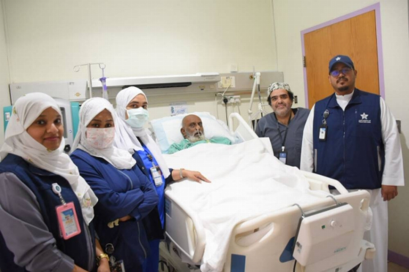 تجمع مكة المكرمة الصحي ينقذ حاجاً هندياً ويُمكّنه من استكمال مناسكه