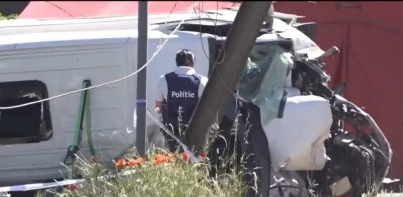 بلجيكا.. مقتل (4) أشخاص بينهم طفلان في اصطدام قطار بحافلة مدرسية في بوغينهاوت