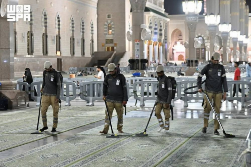 المسجد النبوي يستقبل المصلين والزوار وسط منظومة خدمات متكاملة
