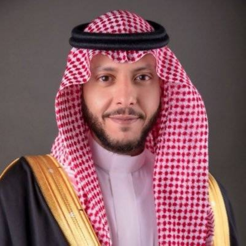 نائب أمير المدينة يهنئ القيادة بعيد الأضحى