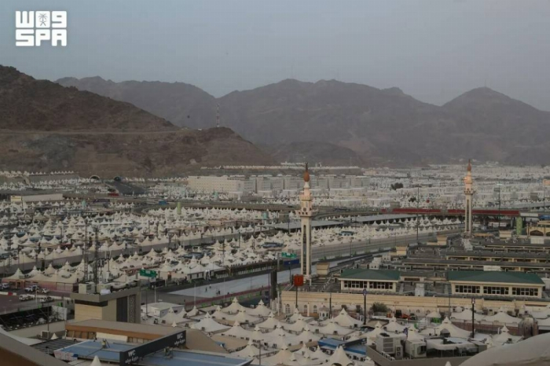 “البلديات والإسكان” تواصل خدماتها البلدية بمشعر منى