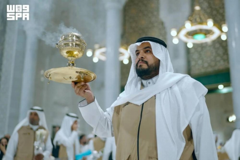 بالورد والبخور.. المسجد الحرام يستقبل حجاج بيت الله في يوم النحر