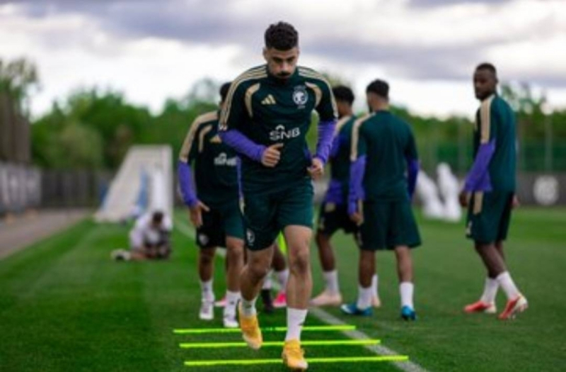 الأخضر يواصل تدريباته في معسكر نيويورك بمشاركة سعود والصانبي