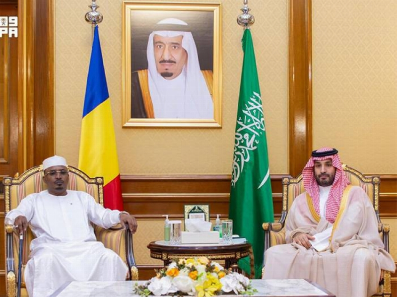 ولي العهد يستعرض آفاق التعاون مع الرئيس التشادي