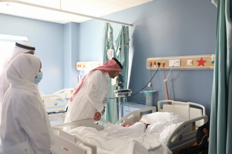 “المشرف العام” يُعايد مرضى مستشفى الولادة والأطفال التخصصي بجدة ومنسوبيه بعيد الأضحى