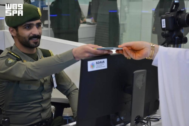 جوازات منفذ حالة عمار تنهي إجراءات مغادرة الحجاج