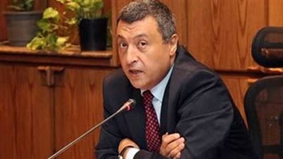 هل تكفي الرخص الذهبية وحدها لتشجيع الاستثمار؟.. أسامة كمال يجيب