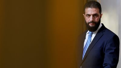 أحمد الشرع يتفقد دير الزور لمعالجة الفيضانات والأزمة الإنسانية برؤية تنموية شاملة