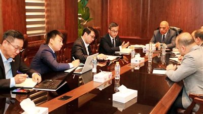 الإسراع في تنفيذ المشروعات وإضافة قدرات جديدة من الطاقات المتجددة