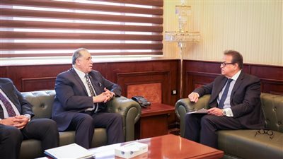 وزير الصحة يستقبل نقيب المحامين لبحث تعزيز الرعاية الصحية لـ600 ألف محامٍ وأسرهم