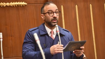 بعد ظهور إعلان مراهنات خلال مباراة الزمالك.. الحمامصي يطالب بمراجعة قواعد البث والإعلانات بالبطولات القارية