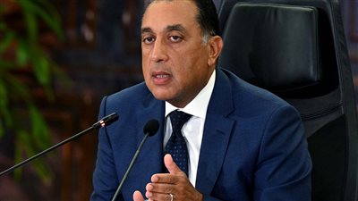 رئيس الوزراء يتفقد اليوم الحفار المصري “القاهر-2” بالبحر المتوسط