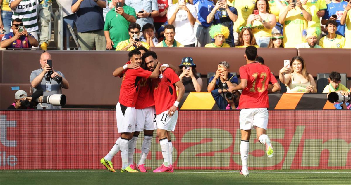 كم تذكرة بيعت قبل مباراة مصر وبلجيكا في كأس العالم؟