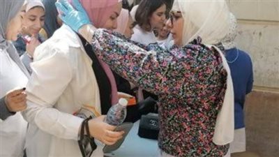 «بعد الجدل داخل اللجان»..ضوابط جديدة لاستخدام السماعات الطبية لطلاب الثانوية العامة