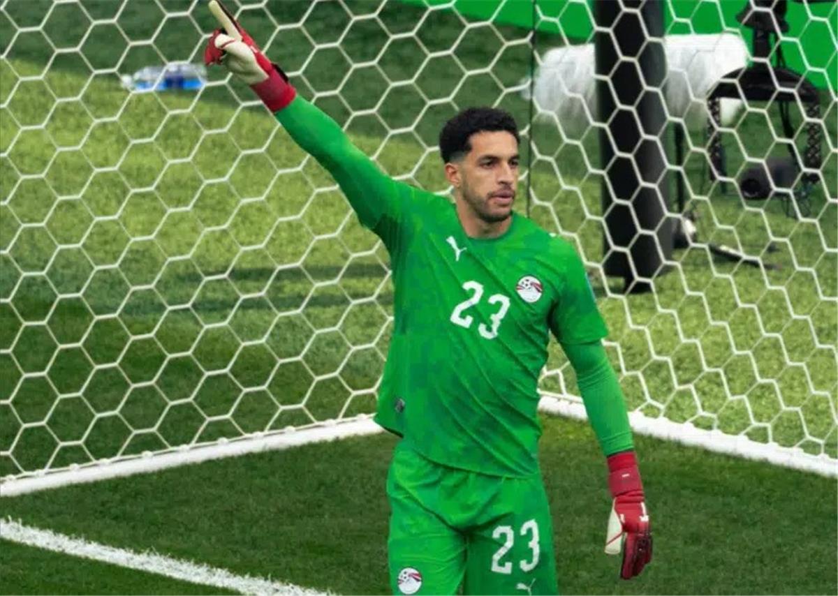 ناديان في الدوري الإنجليزي يتنافسان على ضم مصطفى شوبير