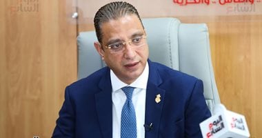 محافظ الجيزة: أكثر من 200 ألف طالب و3700 طالب دمج يؤدون امتحانات الإعدادية
