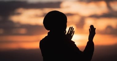 أذكار النوم.. باسمك ربى وضعت جنبى وبك أرفعه إن أمسكت نفسى فارحمها