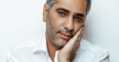 أزمة صحية تتسبب في تأجيل محاكمة فضل شاكر إلى 5 أغسطس