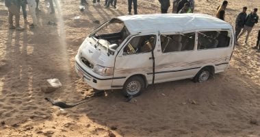 إصابة 5 أشخاص إثر انقلاب ميكروباص بطريق الإسكندرية الصحراوى
