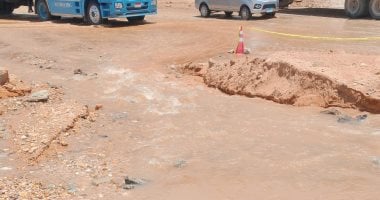 كسر خط مياه رئيسى بالعاشر من رمضان.. والجهاز يدفع بفرق الطوارئ للإصلاح