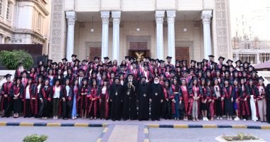 البابا تواضروس يكرم أوائل الكليات والشهادات العليا بالإسكندرية