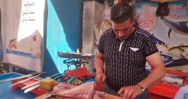 مفيدة لمرضى القلب.. سمكة التونة البيضاء تظهر فى أسواق دمياط.. صور