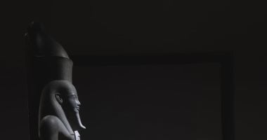 متحف الأقصر يختار تمثالى الإله آتوم والملك حور محب قطعة شهر يونيو.. تفاصيل