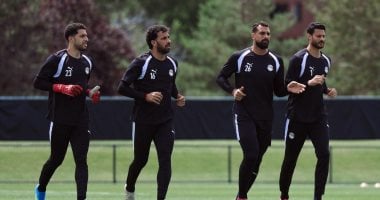 منتخب مصر يحتفل بعيد ميلاد المهدى سليمان حارس الفراعنة