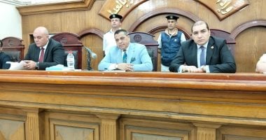 «ليه القتل سهل عندكم؟».. مواجهة حادة بين المحكمة ومتهمين بقتل شاب بالشرقية