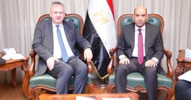 وزير العمل يبحث مع السفير الألمانى تنقل العمالة والتدريب المهني