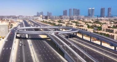 العلمين الجديدة.. شبكة الطرق الحديثة تعزز مكانتها كعاصمة للمصايف.. صور