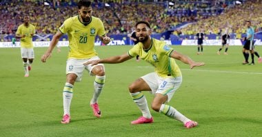 بعد كارثة المونديال.. لاعب وحيد يعود على متن طائرة البرازيل