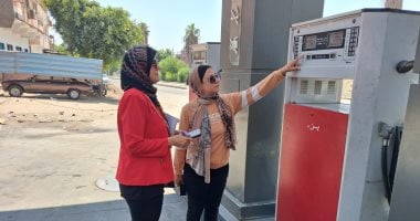 مديرية التموين بالإسماعيلية تضبط محطة وقود خلطت بنزين 92 بـ80.. صور