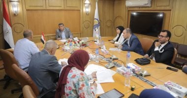 محافظ قنا يوجه بسرعة الاستجابة لشكاوى المواطنين خلال اليوم المفتوح