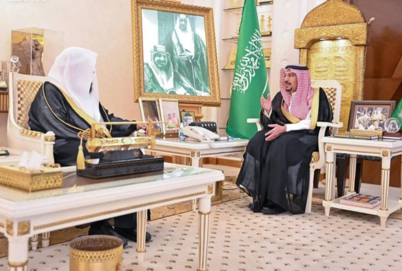 أمير القصيم يستقبل الشيخ بدر التركي ويشيد بدور الأئمة والدعاة في نشر الوسطية والاعتدال