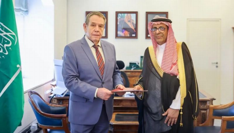 وزير الخارجية يتلقى رسالة خطية من نظيره الروسي تتصل بالموضوعات ذات الاهتمام المشترك