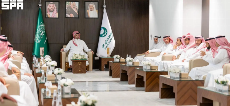 أمين منطقة الرياض يلتقي منسوبي الأمانة ومنظومتها بمناسبة عيد الأضحى