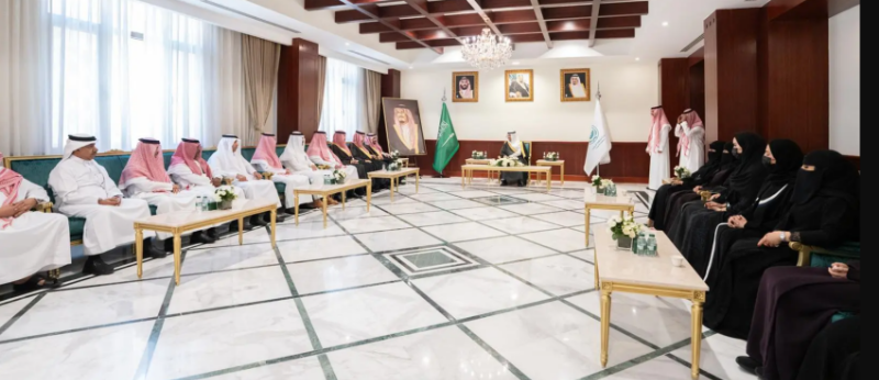 محافظ الأحساء يستقبل منسوبي المحافظة المهنئين بعيد الأضحى
