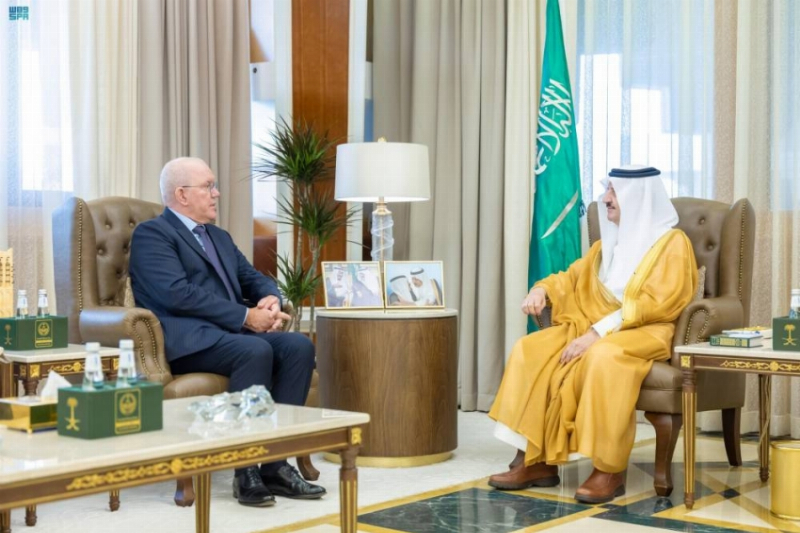 أمير المنطقة الشرقية يستقبل سفير هولندا لدى المملكة