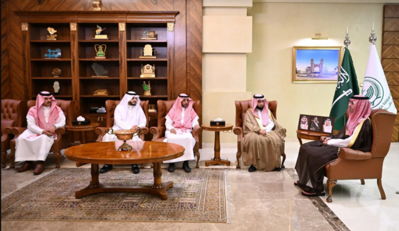 سعود بن جلوي يطلع على أعمال “الجيومكانية” ودورها في مُحافظة جدة