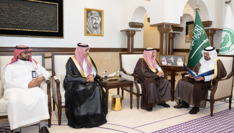 نائب أمير مكة يتسلّم تقريرًا عن أبرز أعمال القطاع الغربي بشركة المياه الوطنية والمشاريع المنفذة