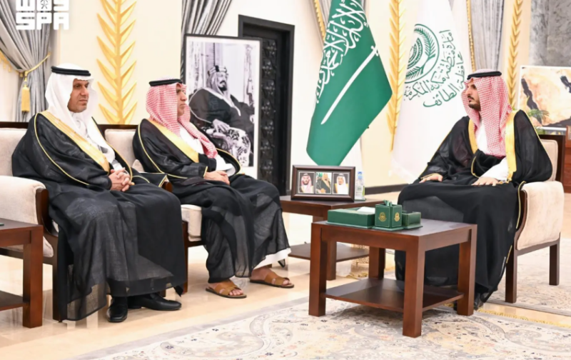 محافظ الطائف يطلع على جهود تطوير المنظومة الصحية بالمحافظة