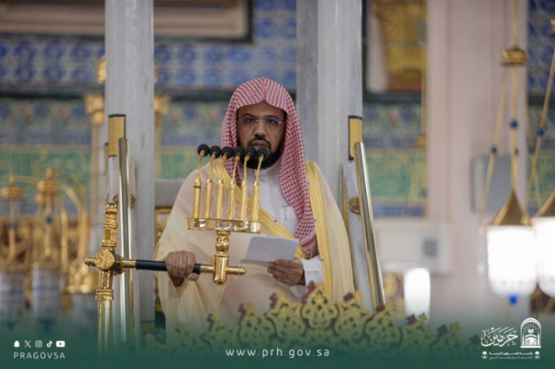 إمام وخطيب المسجد النبوي يوصي المسلمين بتقوى الله وطاعته للفوز بالمغفرة والأجر العظيم