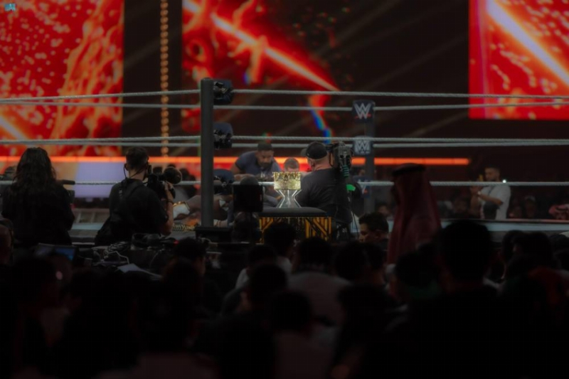سامي زين يتوج بلقب WWE بلا منازع.. وفيمي وسكاي يحسمان لقبي ملك وملكة الحلبة بالرياض