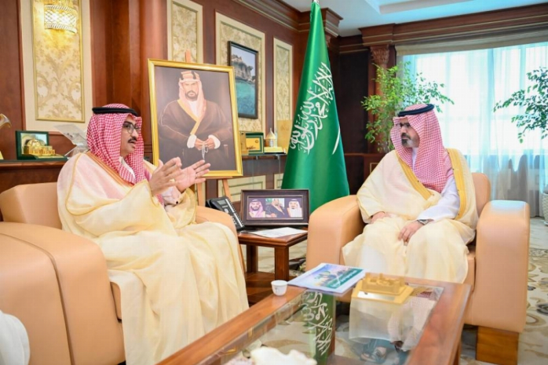 نائب أمير جازان يطّلع على مهام اللجنة الوطنية للجان العمالية